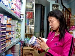 Giá sữa tăng cao và trách nhiệm của các bộ